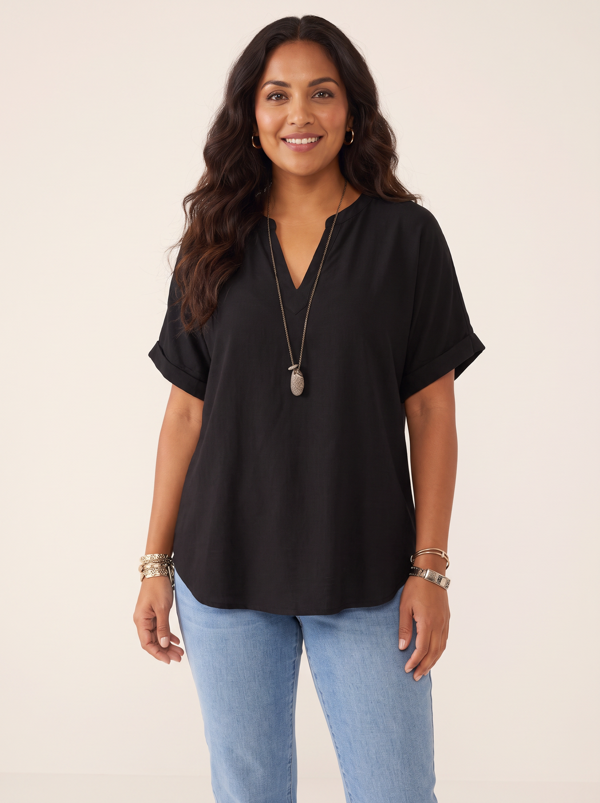 Livia Black top front view